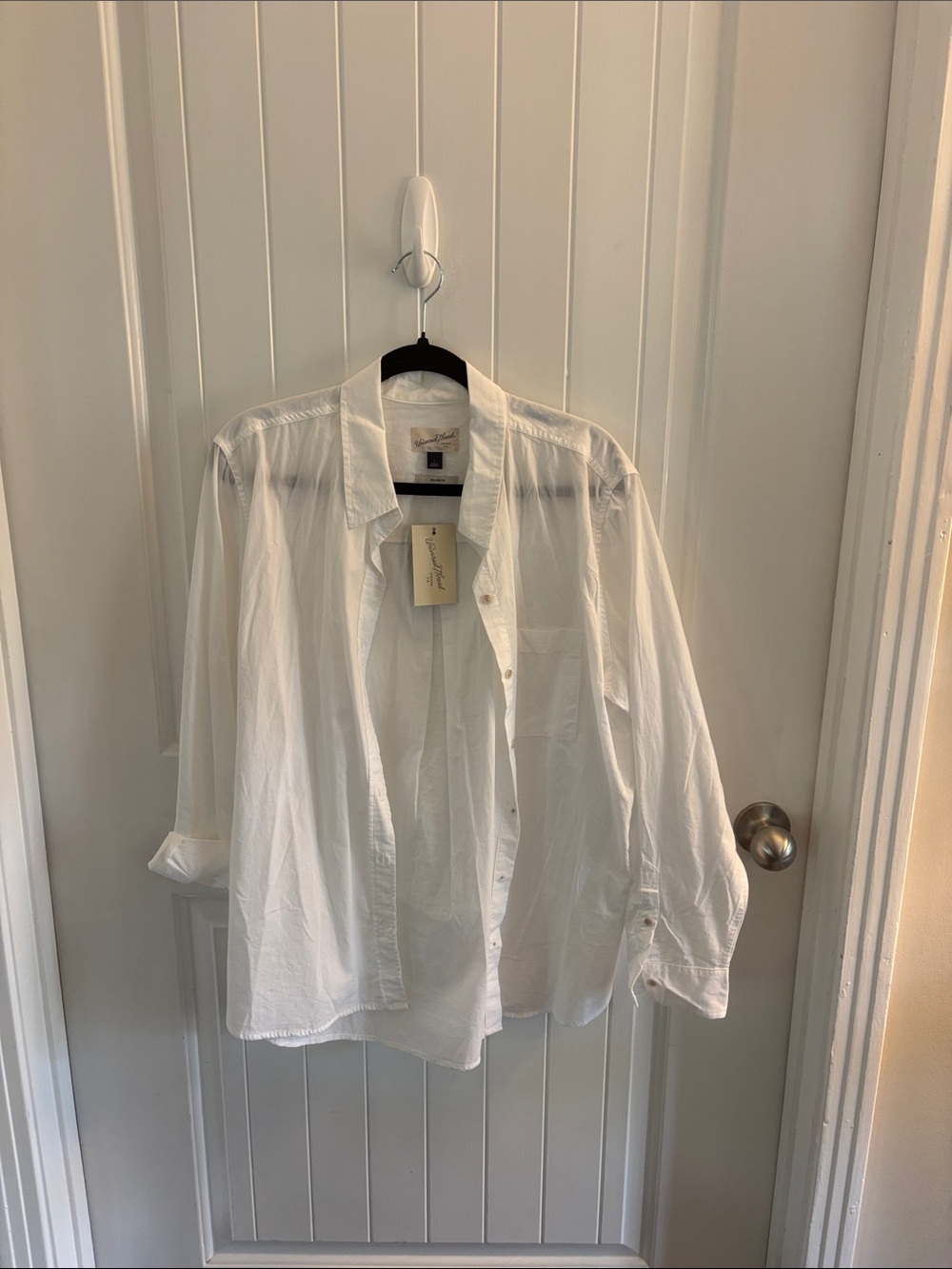 Universal Thread White Men's Casual Button-Down Shirt